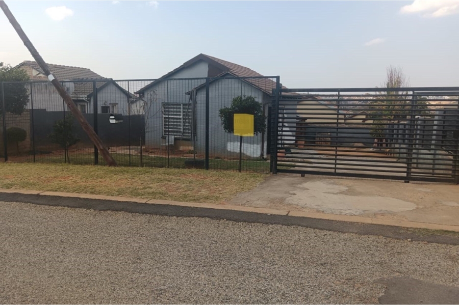 2 Bedroom Property for Sale in Cosmo City Gauteng