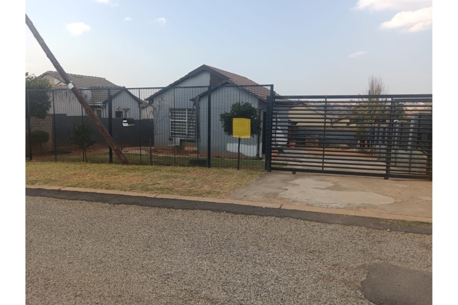 2 Bedroom Property for Sale in Cosmo City Gauteng