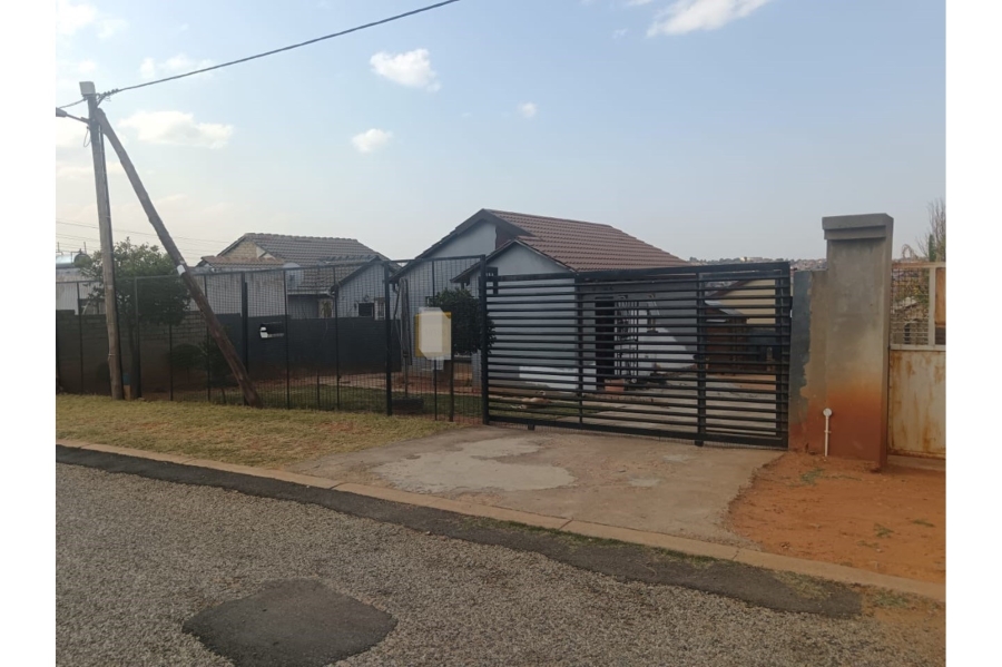 2 Bedroom Property for Sale in Cosmo City Gauteng