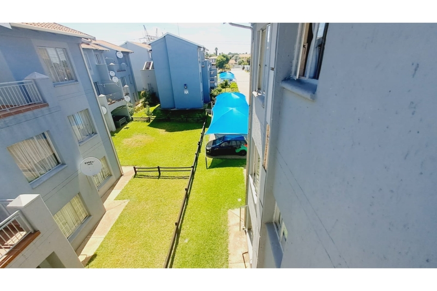 2 Bedroom Property for Sale in Parkhaven Gauteng