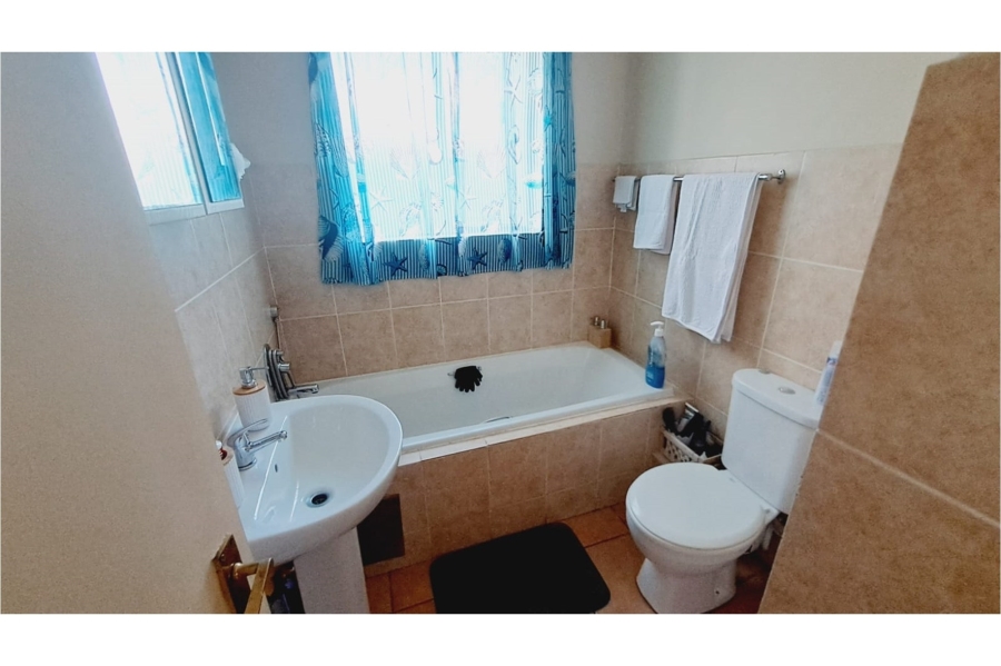2 Bedroom Property for Sale in Parkhaven Gauteng