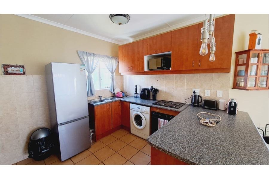 2 Bedroom Property for Sale in Parkhaven Gauteng