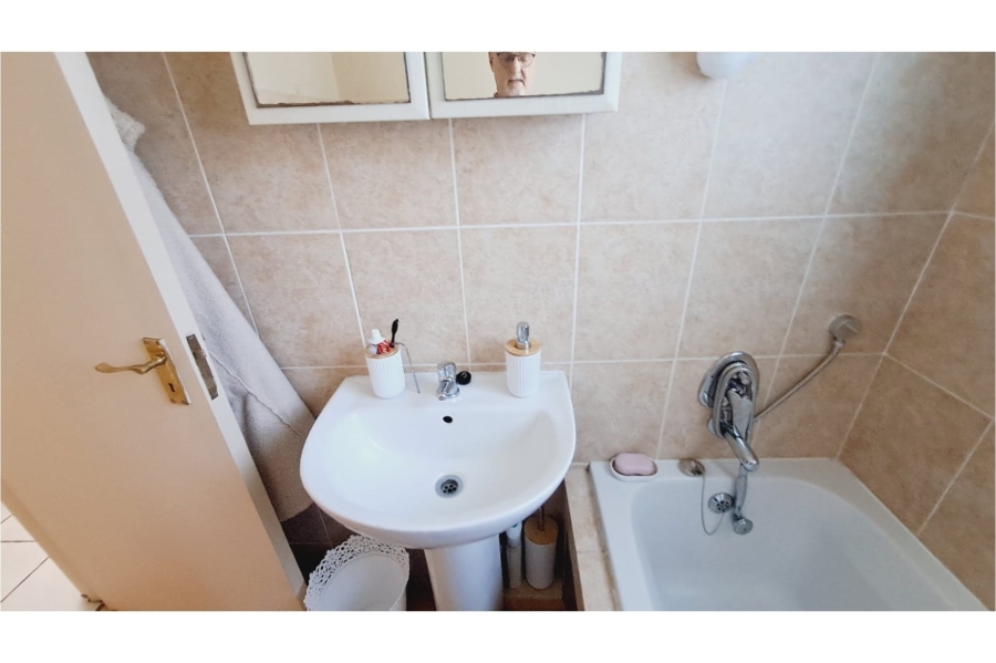 2 Bedroom Property for Sale in Parkhaven Gauteng