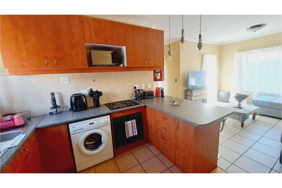 2 Bedroom Property for Sale in Parkhaven Gauteng