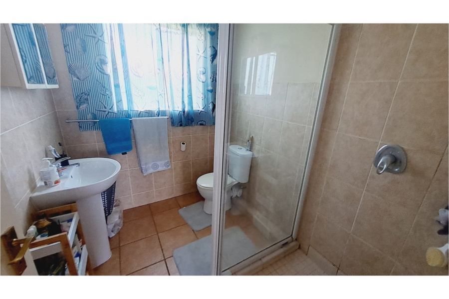 2 Bedroom Property for Sale in Parkhaven Gauteng