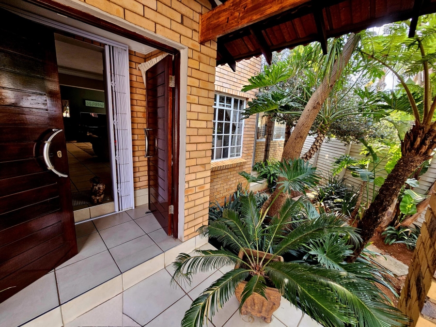 4 Bedroom Property for Sale in Hennopspark Gauteng
