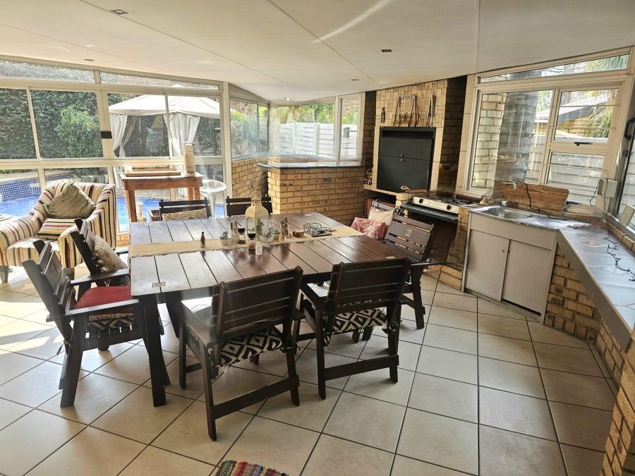 4 Bedroom Property for Sale in Hennopspark Gauteng