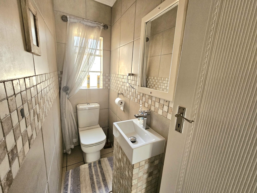 4 Bedroom Property for Sale in Hennopspark Gauteng