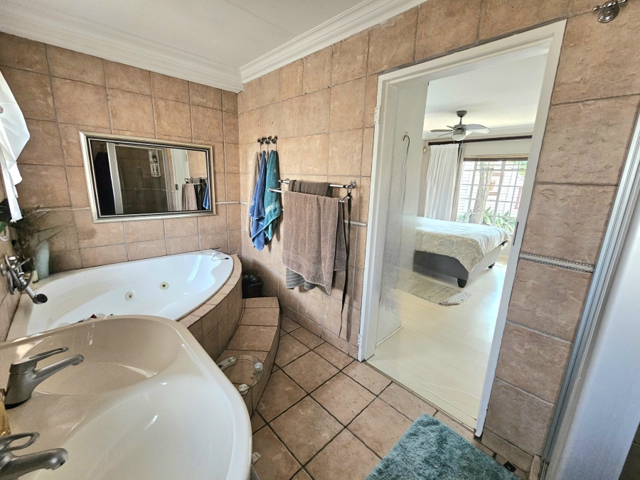 4 Bedroom Property for Sale in Hennopspark Gauteng