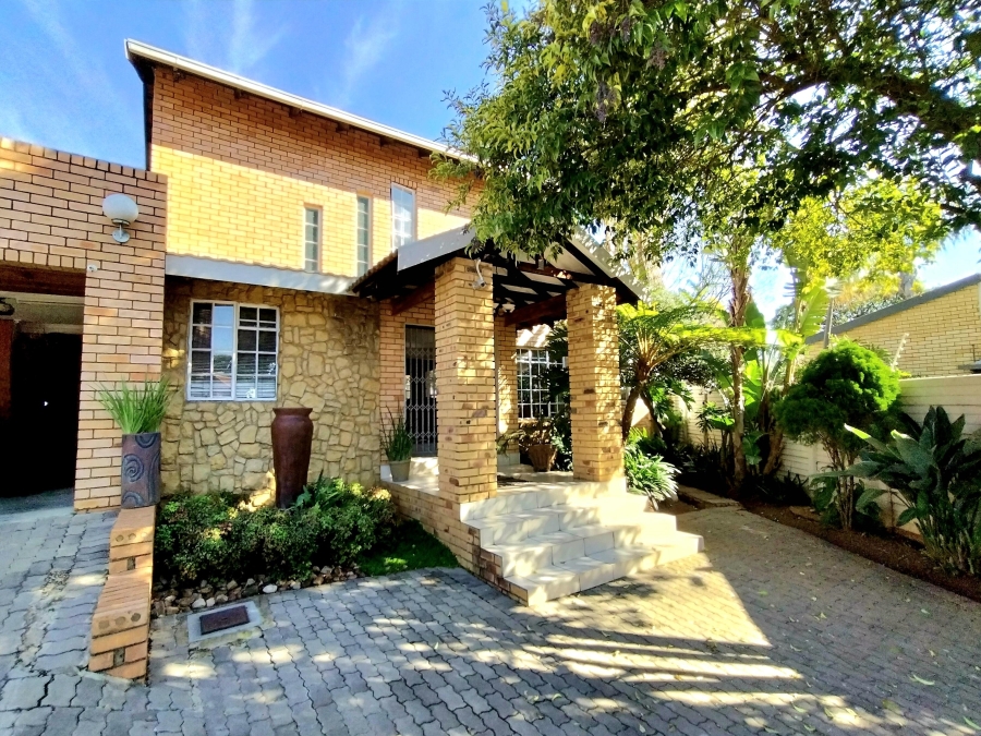 4 Bedroom Property for Sale in Hennopspark Gauteng