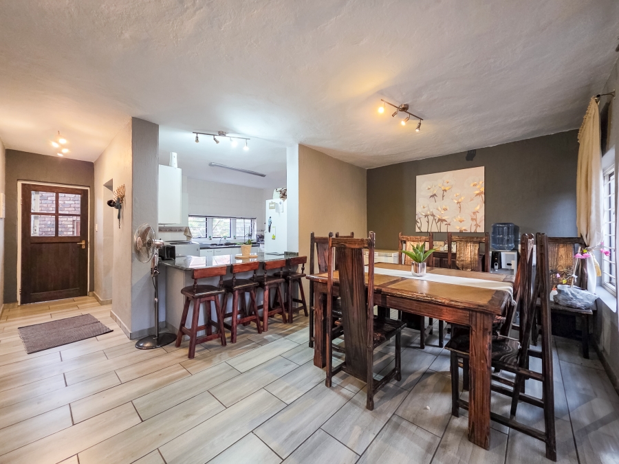 3 Bedroom Property for Sale in Die Hoewes Gauteng