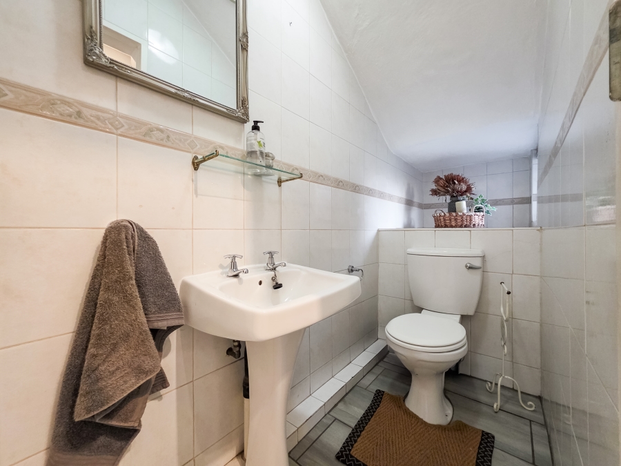 3 Bedroom Property for Sale in Die Hoewes Gauteng