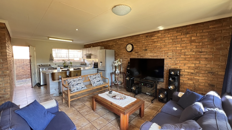 3 Bedroom Property for Sale in Rangeview Gauteng
