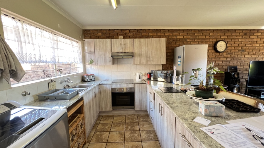 3 Bedroom Property for Sale in Rangeview Gauteng
