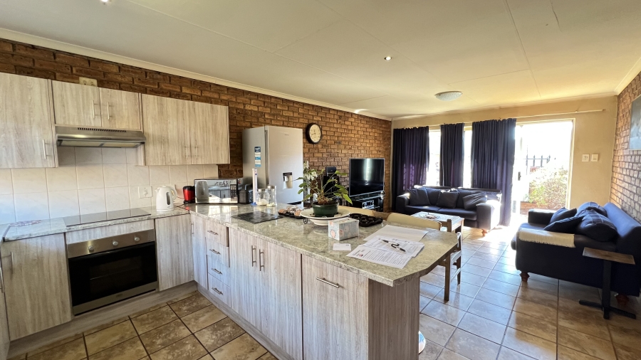 3 Bedroom Property for Sale in Rangeview Gauteng