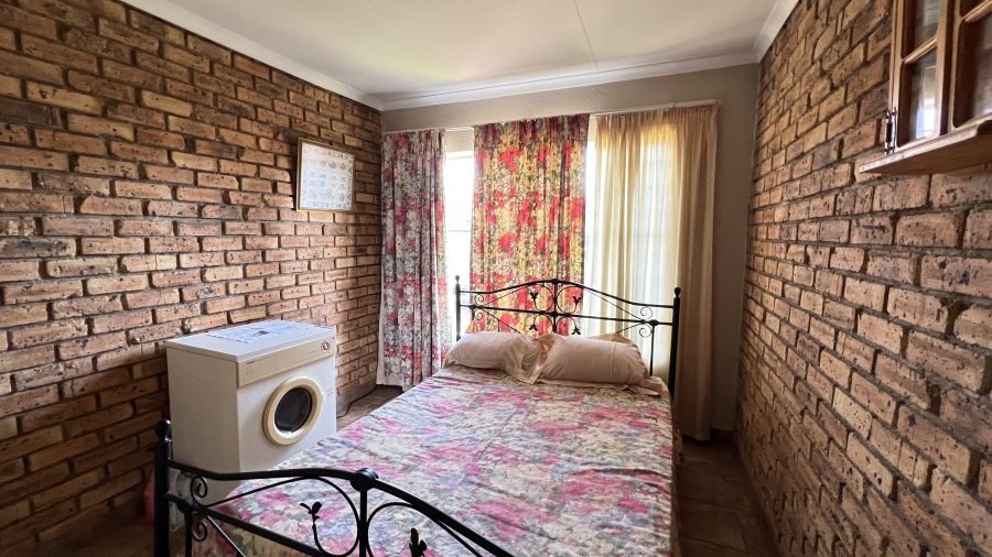 3 Bedroom Property for Sale in Rangeview Gauteng