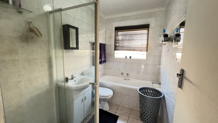 3 Bedroom Property for Sale in Rangeview Gauteng