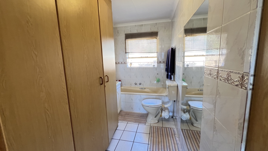 3 Bedroom Property for Sale in Rangeview Gauteng