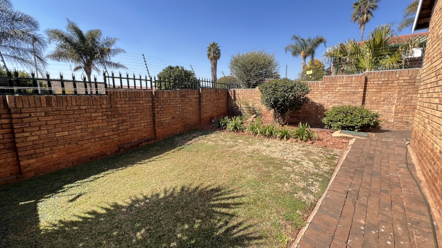3 Bedroom Property for Sale in Rangeview Gauteng