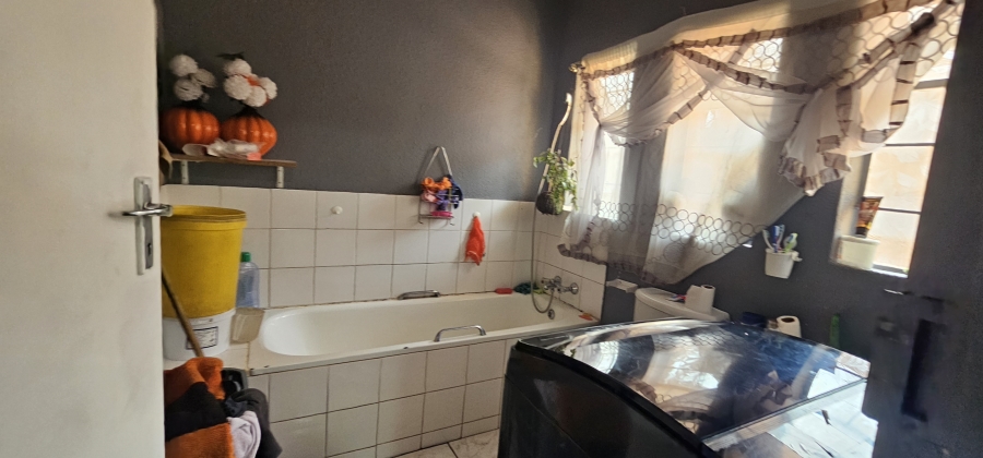2 Bedroom Property for Sale in Brakpan Central Gauteng