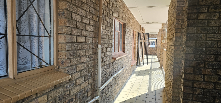 2 Bedroom Property for Sale in Brakpan Central Gauteng