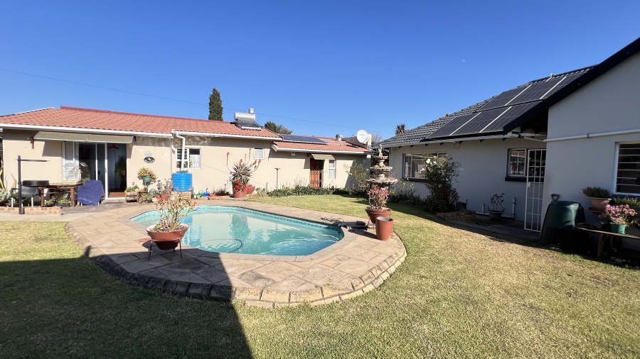 3 Bedroom Property for Sale in Monument Gauteng