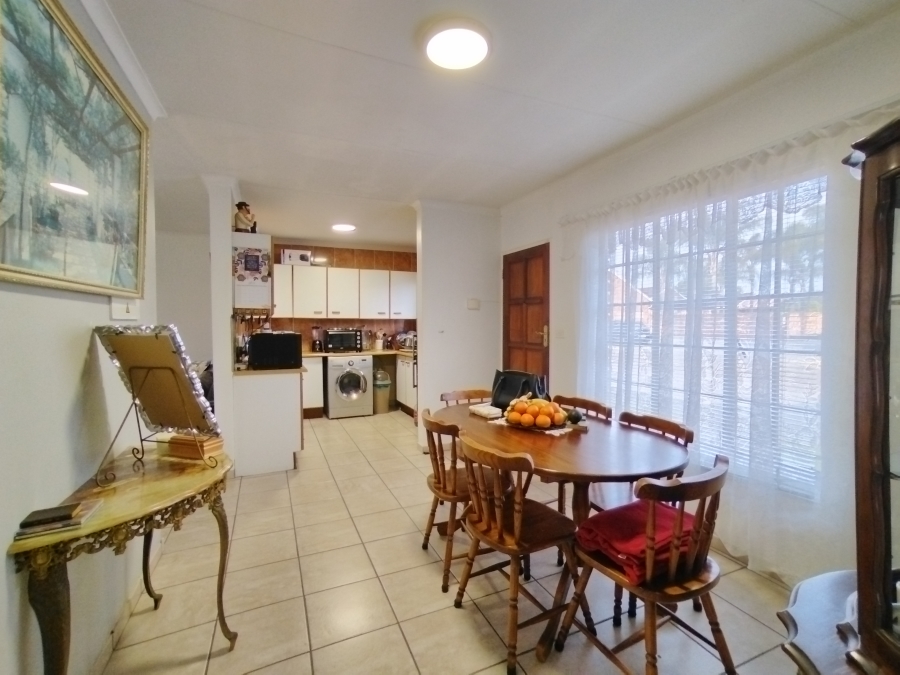 2 Bedroom Property for Sale in Pierre Van Ryneveld Gauteng