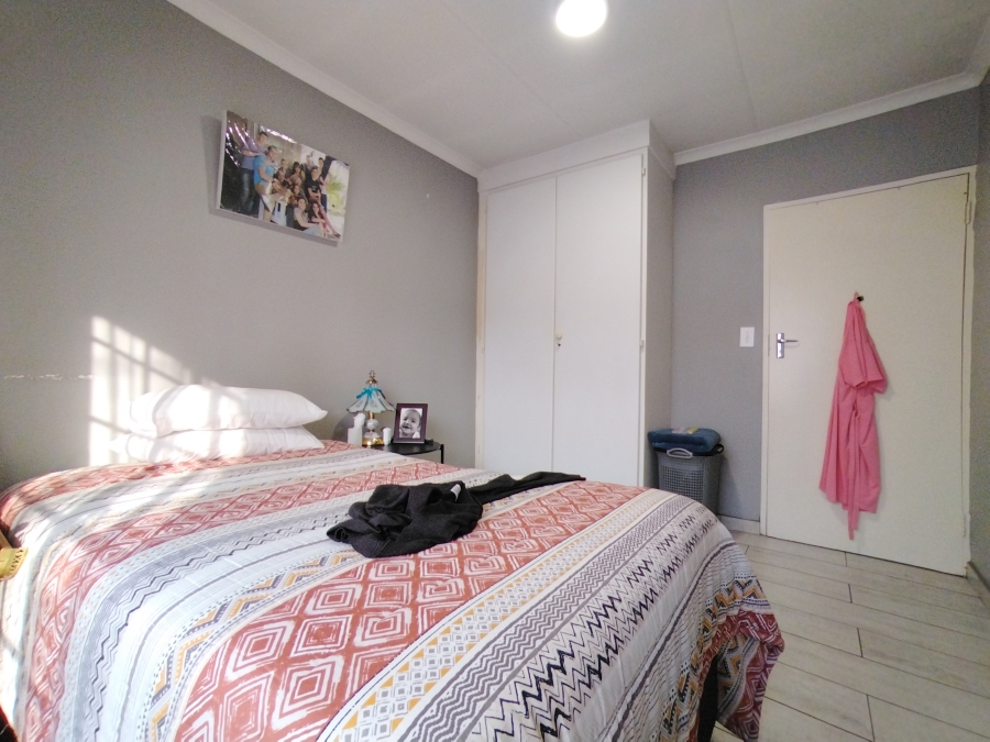 2 Bedroom Property for Sale in Pierre Van Ryneveld Gauteng