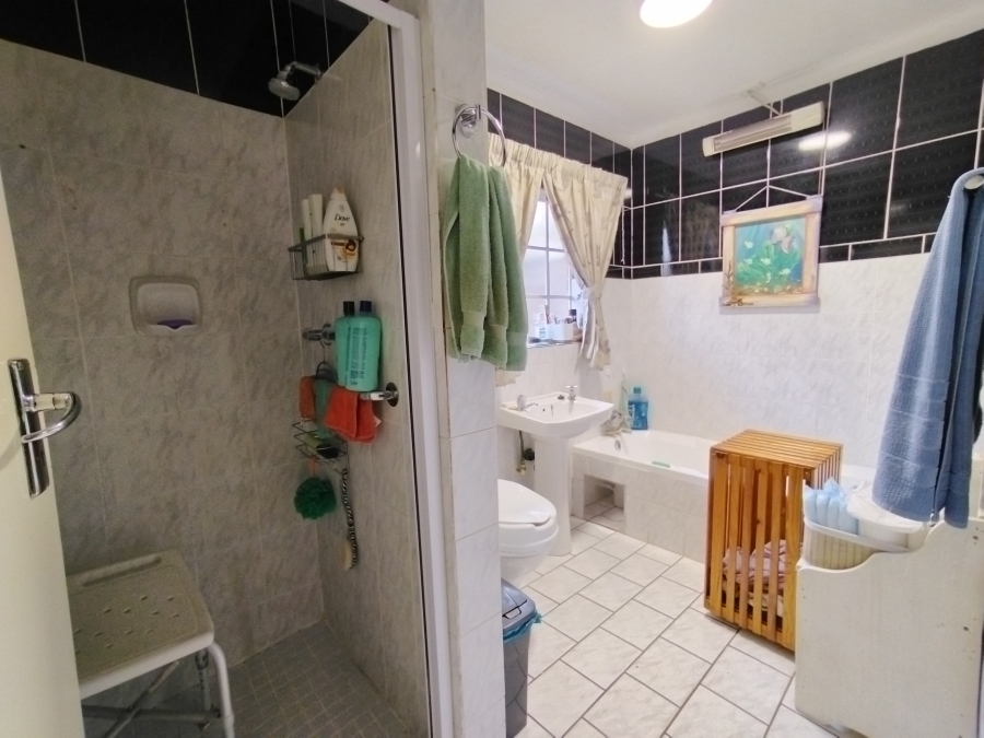 2 Bedroom Property for Sale in Pierre Van Ryneveld Gauteng