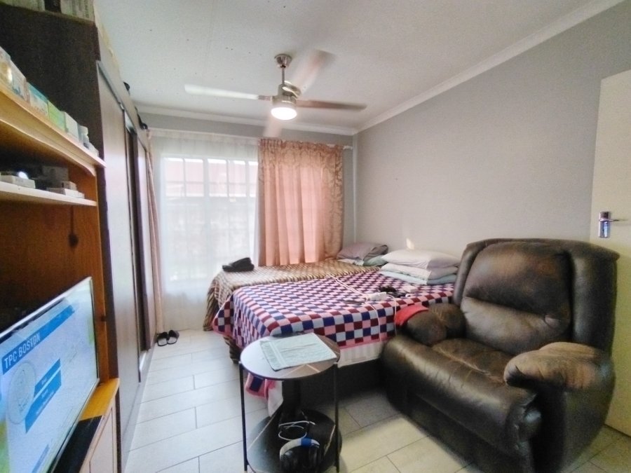 2 Bedroom Property for Sale in Pierre Van Ryneveld Gauteng
