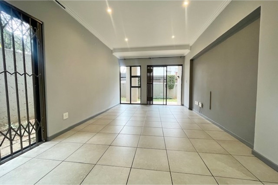 To Let 2 Bedroom Property for Rent in Sandown Gauteng