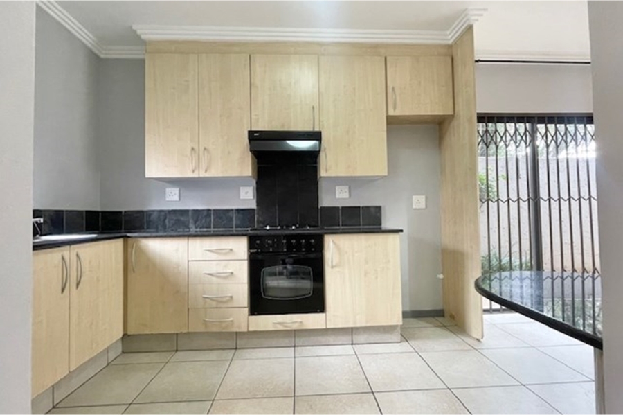 To Let 2 Bedroom Property for Rent in Sandown Gauteng