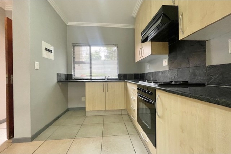 To Let 2 Bedroom Property for Rent in Sandown Gauteng