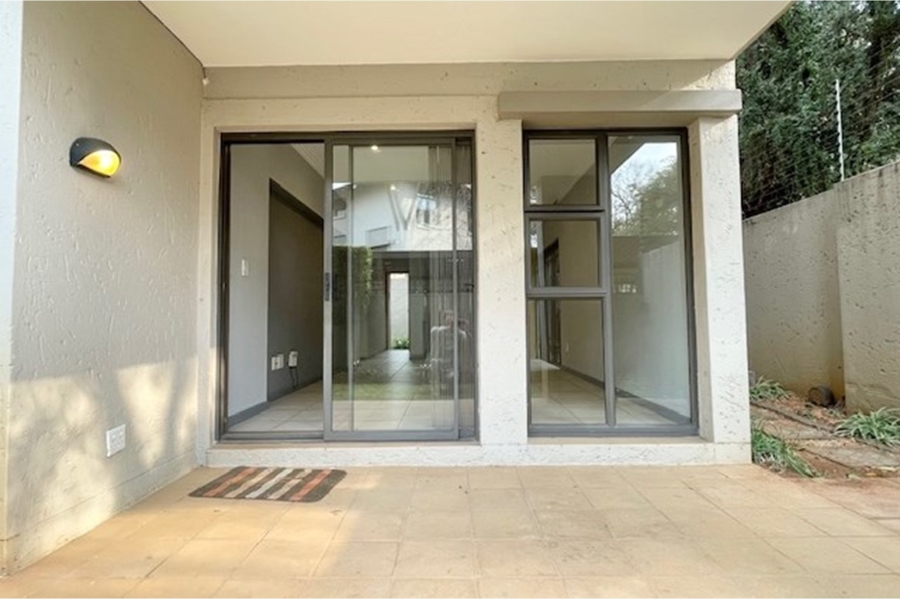 To Let 2 Bedroom Property for Rent in Sandown Gauteng