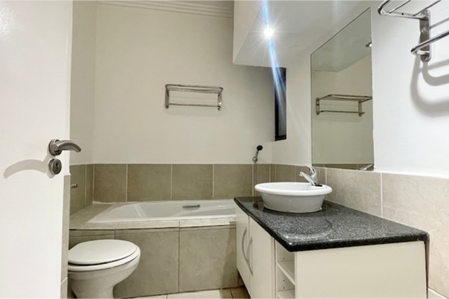 To Let 2 Bedroom Property for Rent in Sandown Gauteng