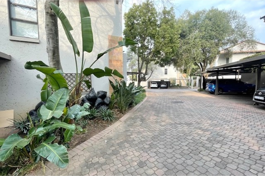 To Let 2 Bedroom Property for Rent in Sandown Gauteng