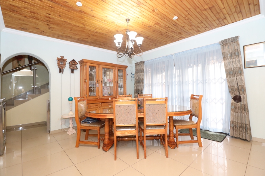 To Let 4 Bedroom Property for Rent in Horison Park Gauteng