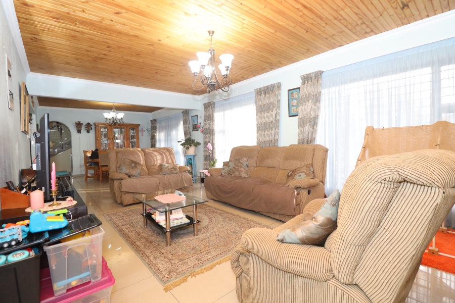 To Let 4 Bedroom Property for Rent in Horison Park Gauteng
