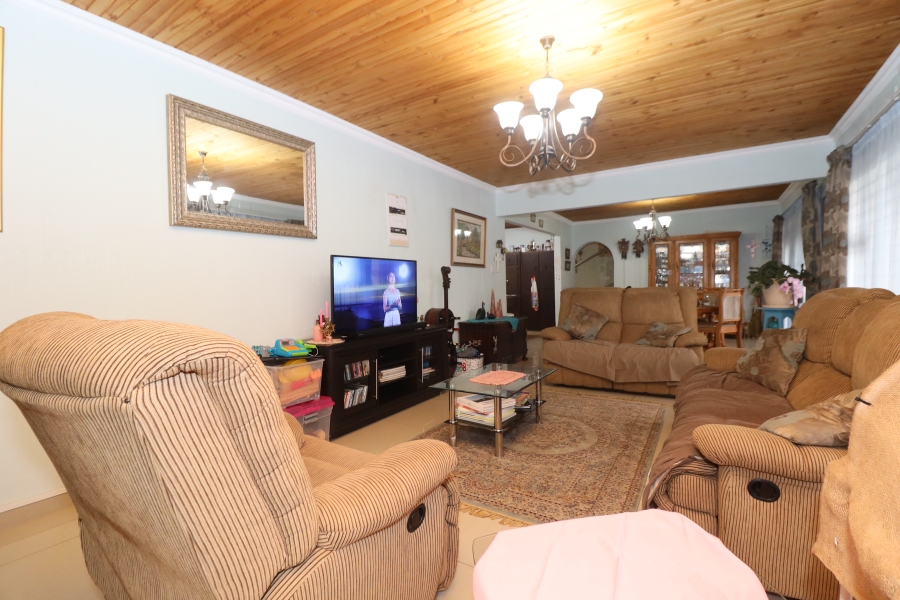To Let 4 Bedroom Property for Rent in Horison Park Gauteng