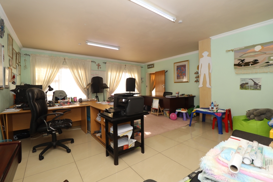 To Let 4 Bedroom Property for Rent in Horison Park Gauteng