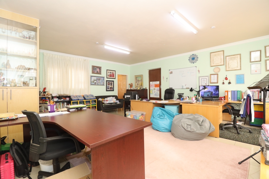 To Let 4 Bedroom Property for Rent in Horison Park Gauteng