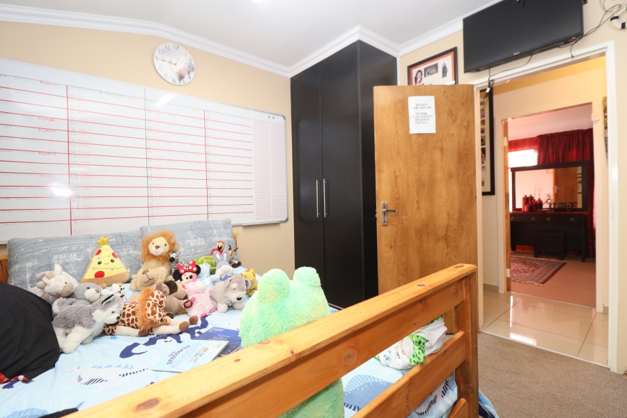 To Let 4 Bedroom Property for Rent in Horison Park Gauteng