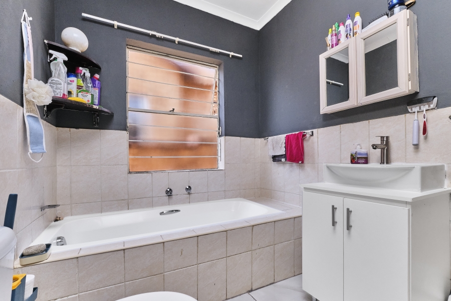 2 Bedroom Property for Sale in Honeypark Gauteng