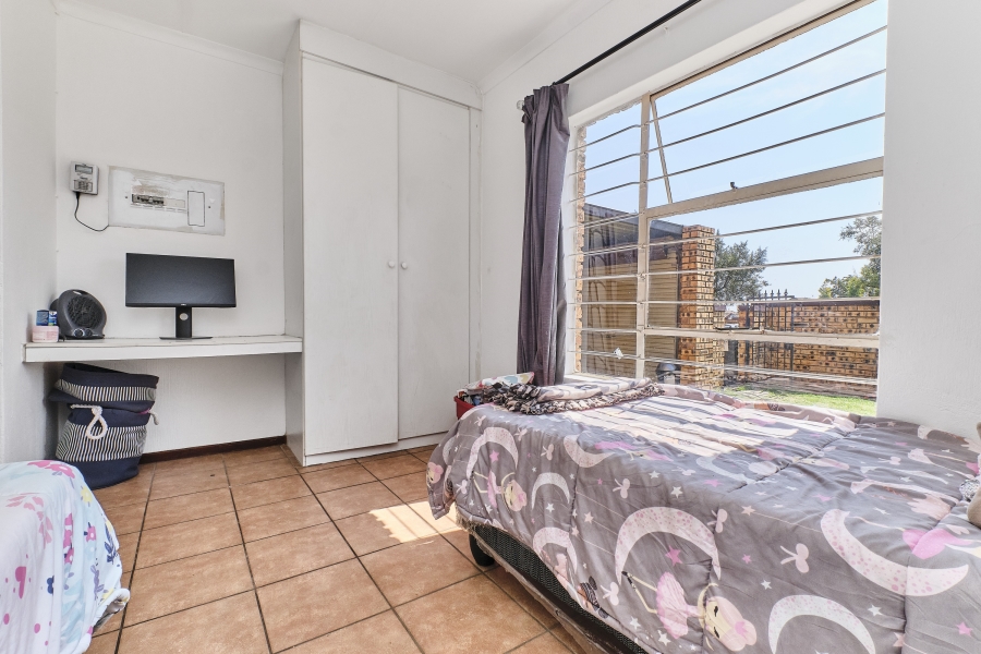 2 Bedroom Property for Sale in Honeypark Gauteng
