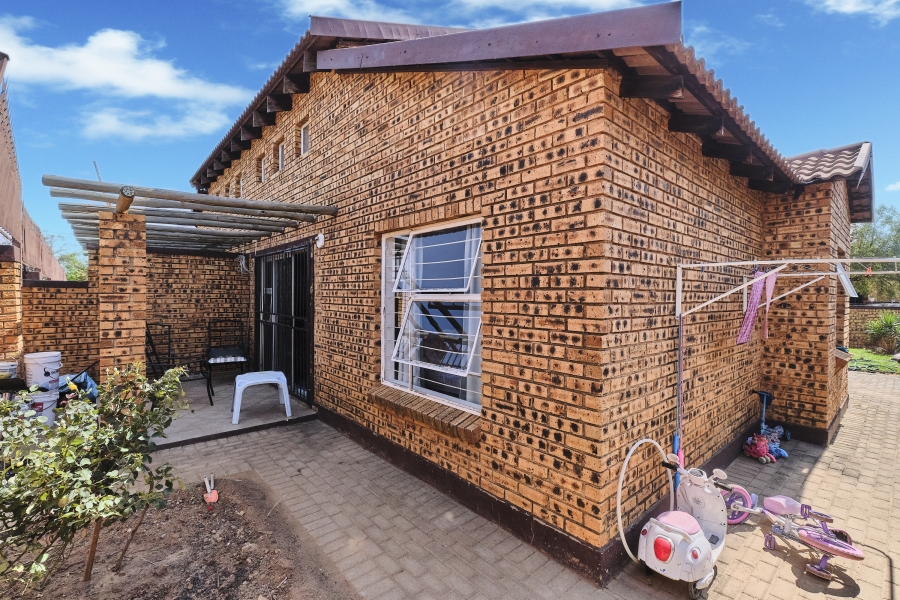 2 Bedroom Property for Sale in Honeypark Gauteng