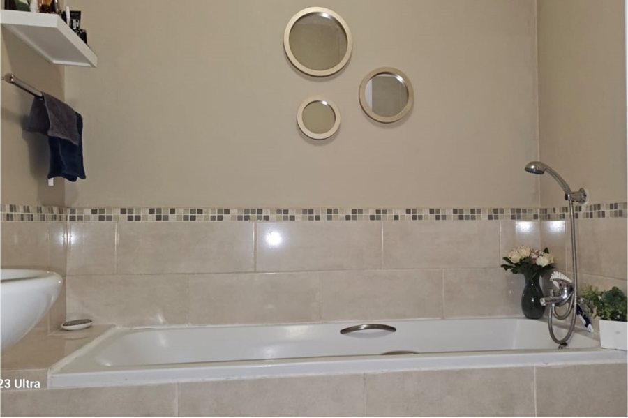 2 Bedroom Property for Sale in Witfield Gauteng