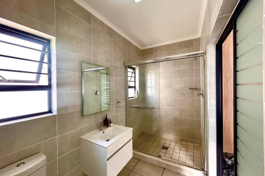 3 Bedroom Property for Sale in Crowthorne AH Gauteng