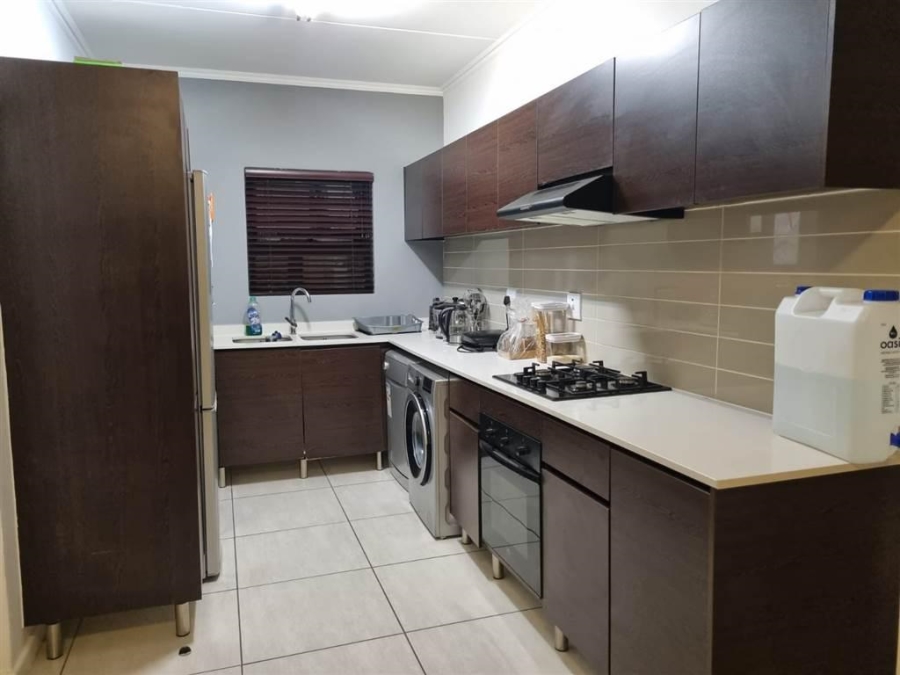 To Let 2 Bedroom Property for Rent in Greenstone Hill Gauteng
