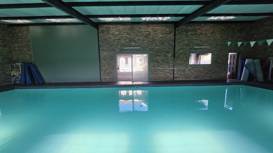 8 Bedroom Property for Sale in Garsfontein Gauteng