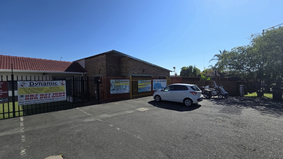 8 Bedroom Property for Sale in Garsfontein Gauteng